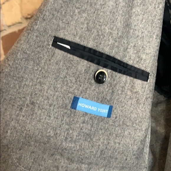 Howard Yount suit - Picture 3 of 8